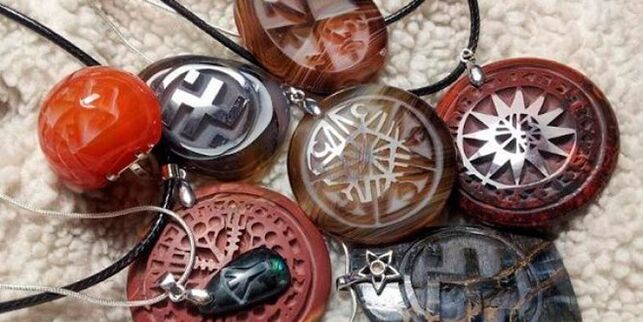 types of amulets for good luck